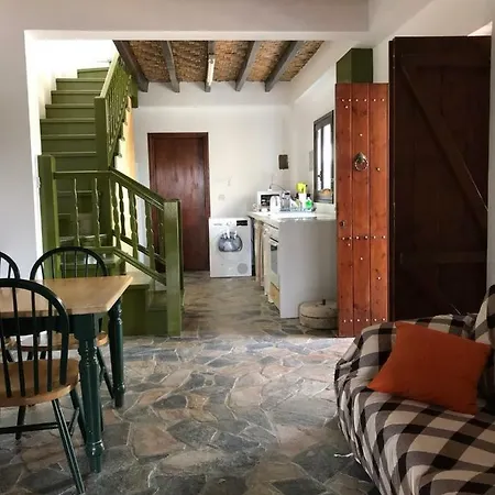 منزل ريفي Stone House بافوس