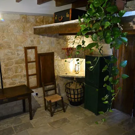 Stone House منزل ريفي *
